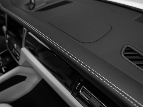 New 2026 Porsche Macan S image 27