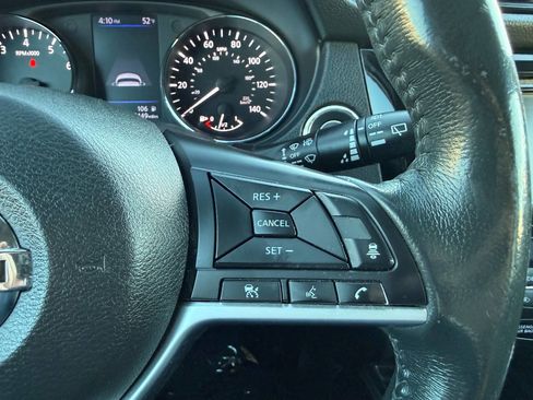 Used 2018 Nissan Rogue SL image 31