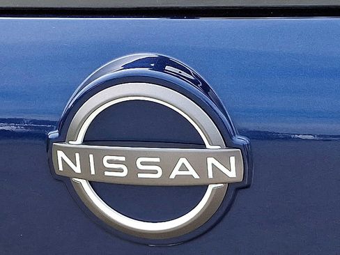 Used 2023 Nissan Rogue S image 31