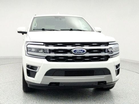 Used 2023 Ford Expedition Limited image 2