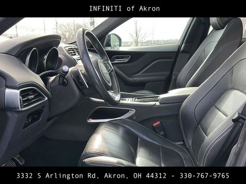 Used 2018 Jaguar F-PACE R-Sport image 44