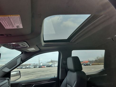 Used 2023 Chevrolet Silverado 1500 LTZ w/ LTZ Premium Package AWD/4WD image 28