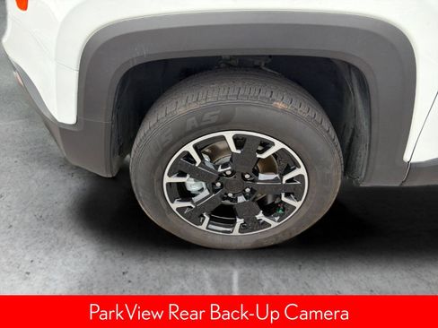 Used 2023 Jeep Renegade Latitude AWD/4WD image 11