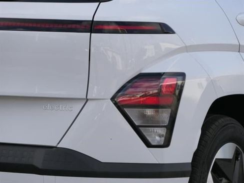 New 2025 Hyundai Kona SEL image 33