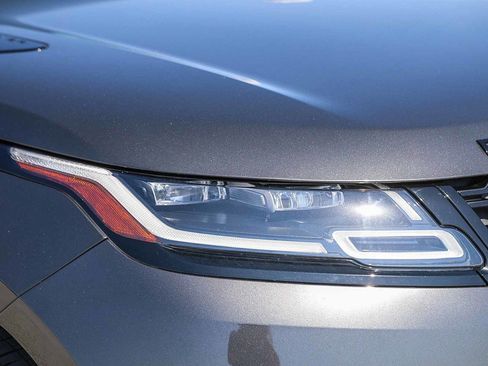 Used 2022 Land Rover Range Rover Velar R-Dynamic S image 8