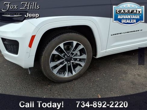 Used 2024 Jeep Grand Cherokee L Overland w/ Rear Seat Video Group I image 5