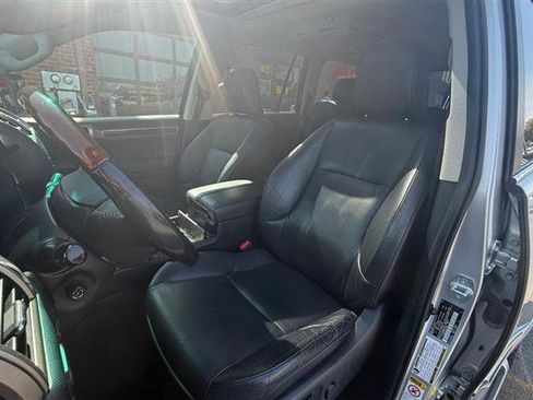 Used 2016 Lexus GX 460 w/ Premium Package image 35