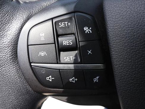 Used 2020 Ford Explorer XLT w/ Equipment Group 202A AWD/4WD image 14