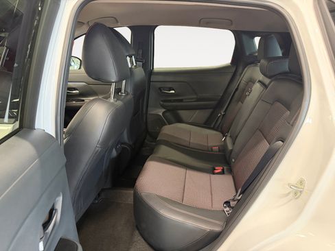 Used 2026 Nissan Kicks SR FWD image 23