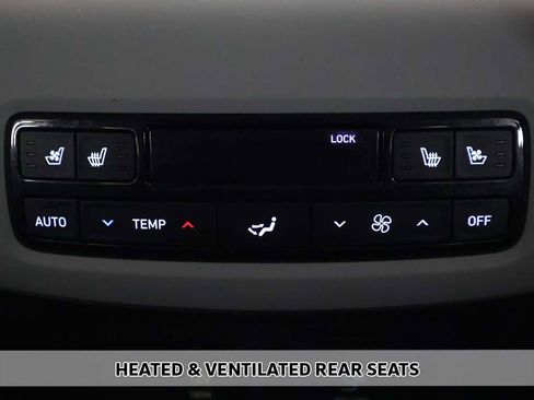 Used 2024 Hyundai Palisade SEL w/ Premium Package image 10