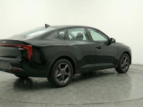 Used 2025 Kia K4 FWD image 9