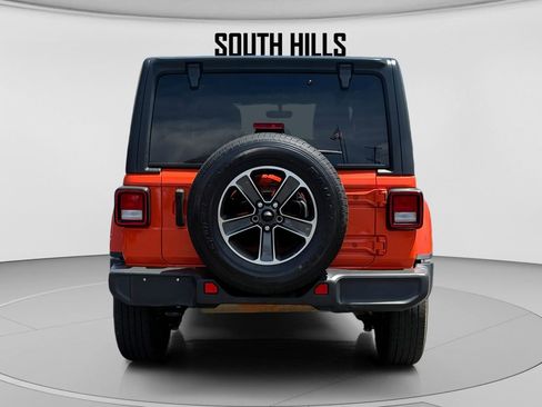 Used 2023 Jeep Wrangler Unlimited Sahara AWD/4WD image 4