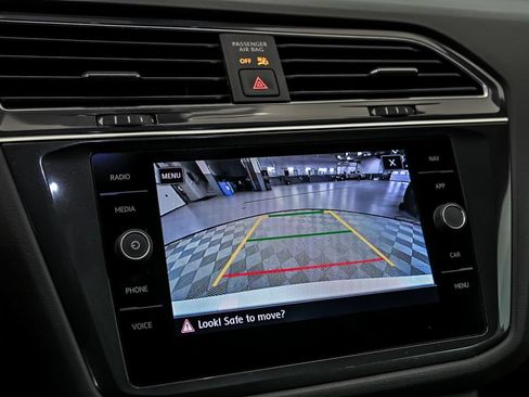 Used 2019 Volkswagen Tiguan SEL AWD/4WD image 21