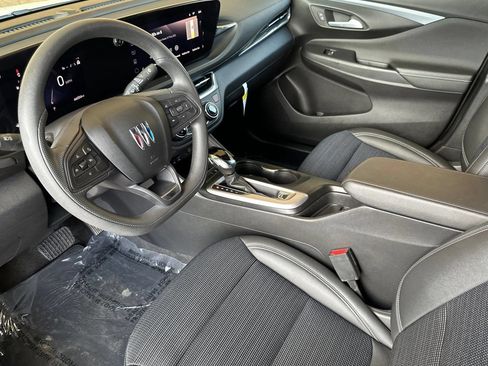 Certified 2025 Buick Envista Preferred FWD image 10