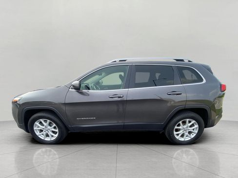 Used 2018 Jeep Cherokee Latitude Plus w/ Cold Weather Group AWD/4WD image 7