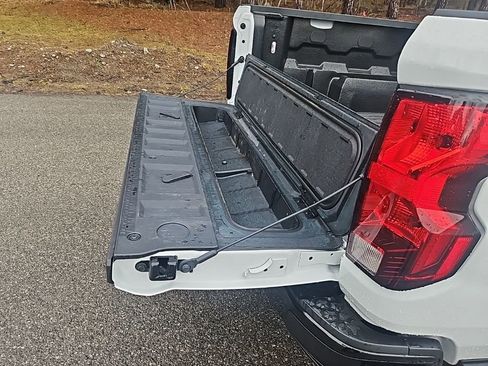 Used 2024 Chevrolet Colorado Trail Boss w/ Advanced Trailering Package image 21