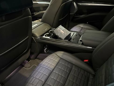 New 2026 Cadillac Escalade ESV V AWD/4WD image 11