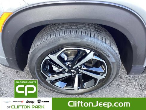 Used 2023 Chevrolet TrailBlazer RS image 23