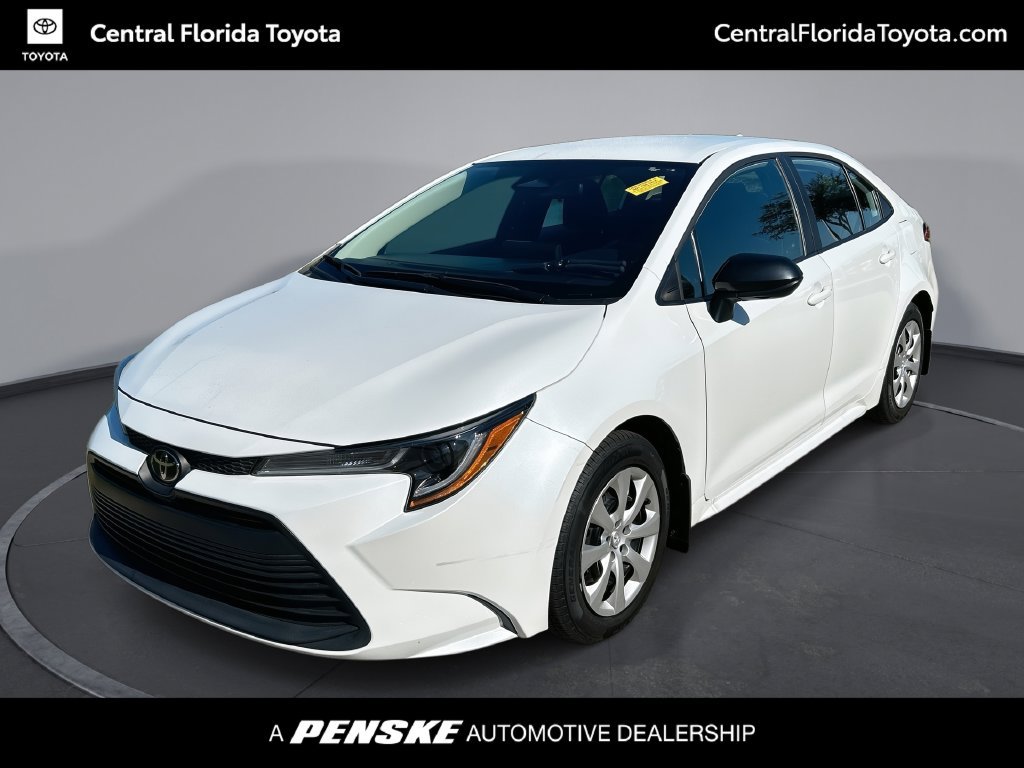 Used 2025 Toyota Corolla LE FWD image 1