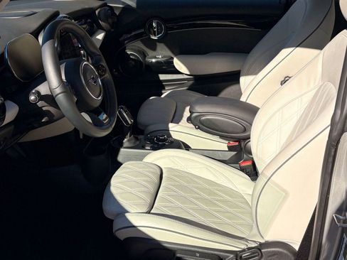 Certified 2024 MINI Cooper SE image 5