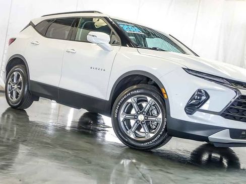 Used 2024 Chevrolet Blazer LT w/ LPO, Floor Liner Package FWD image 5