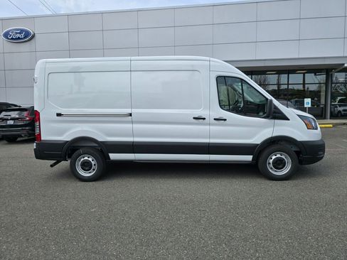 New 2026 Ford Transit 250 148 Medium Roof RWD image 4