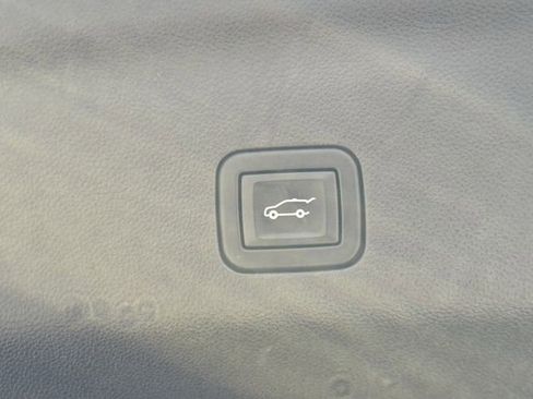 Used 2021 GMC Yukon Denali RWD image 36