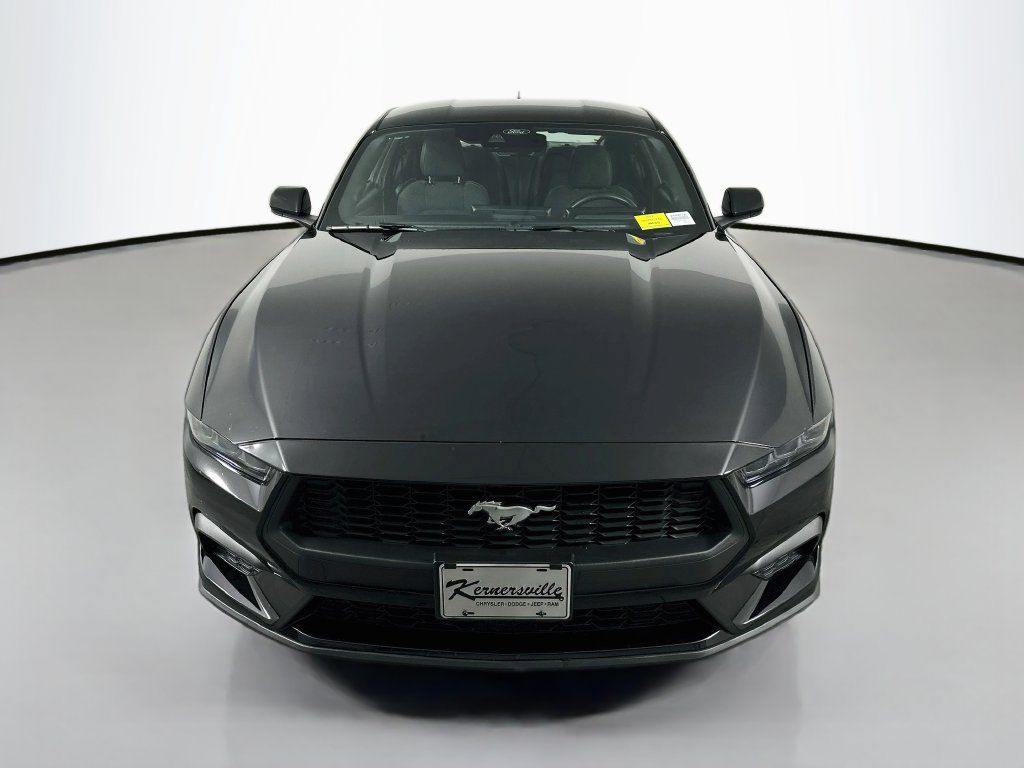 Used 2026 Ford Mustang Coupe RWD image 2