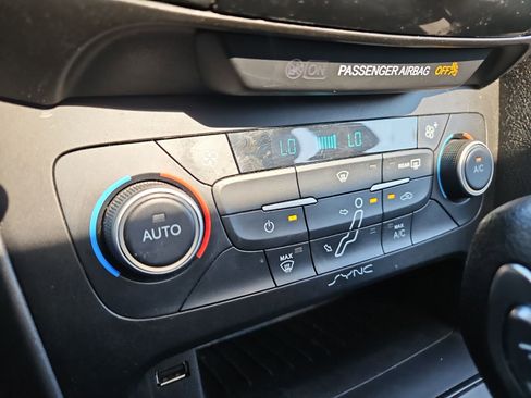 Used 2018 Ford Focus SEL FWD image 26
