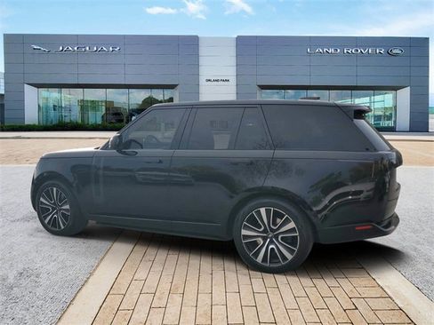 Certified 2023 Land Rover Range Rover SE image 7