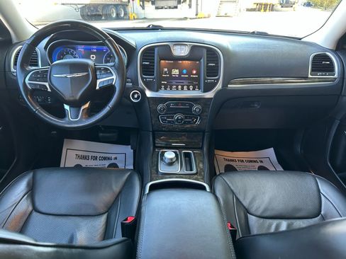 Used 2015 Chrysler 300 C image 28