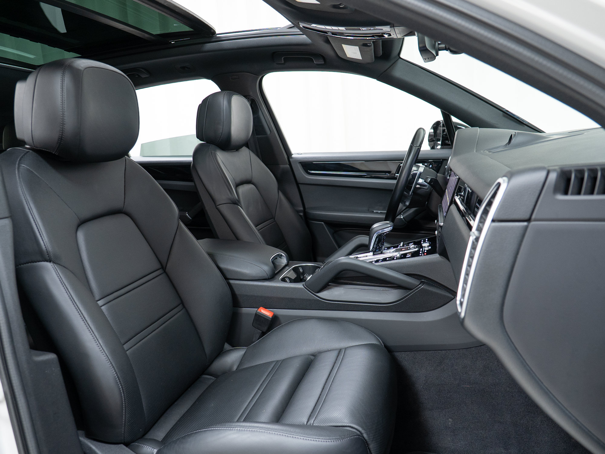 Used 2021 Porsche Cayenne AWD/4WD image 27