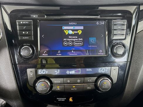 Used 2021 Nissan Rogue Sport SV AWD/4WD image 17