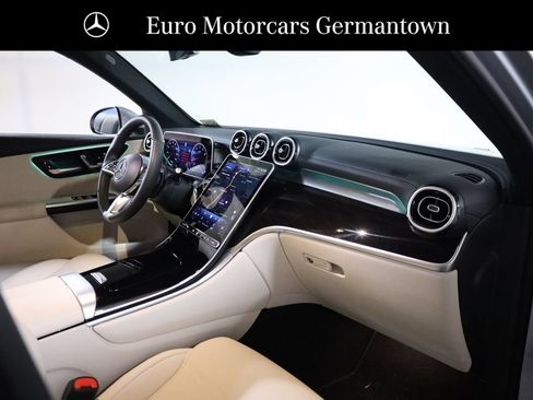 Used 2025 Mercedes-Benz GLC 300 4MATIC image 55