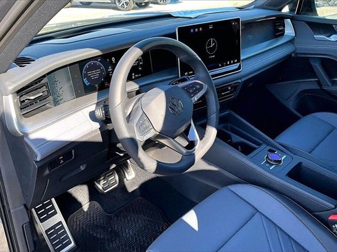 New 2026 Volkswagen Tiguan SE R-Line image 14