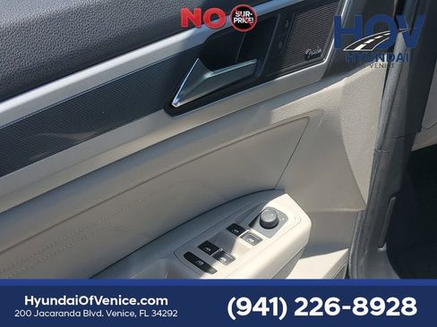 Used 2023 Volkswagen Atlas SEL Premium AWD/4WD image 25