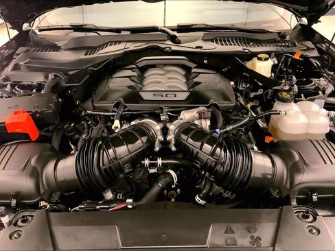 Used 2024 Ford Mustang GT Premium image 9