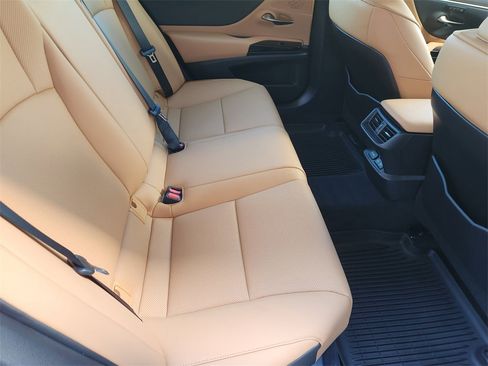 Certified 2023 Lexus ES 350 w/ Premium Package image 31