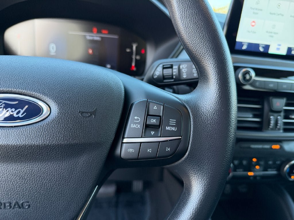 Used 2025 Ford Escape Active AWD/4WD image 16