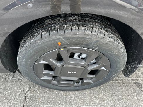 New 2026 Kia Carnival SX image 9