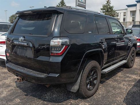 Used 2017 Toyota 4Runner SR5 AWD/4WD image 6