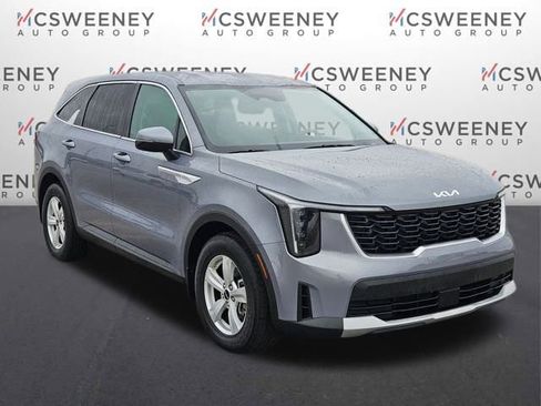 Used 2024 Kia Sorento LX image 7
