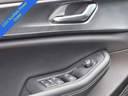 Used 2025 Jeep Grand Cherokee Altitude AWD/4WD image 22