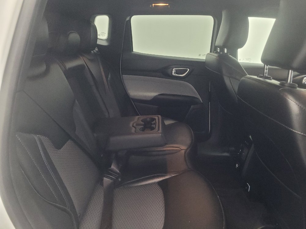 Used 2023 Jeep Compass Latitude AWD/4WD image 19