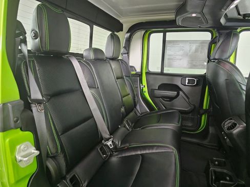 Used 2025 Jeep Gladiator Sport image 37