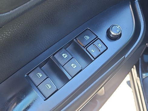 Used 2019 Toyota Highlander XLE AWD/4WD image 20