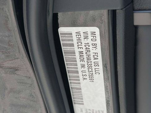 New 2025 Jeep Grand Cherokee Laredo w/ Luxury Tech Group I image 17