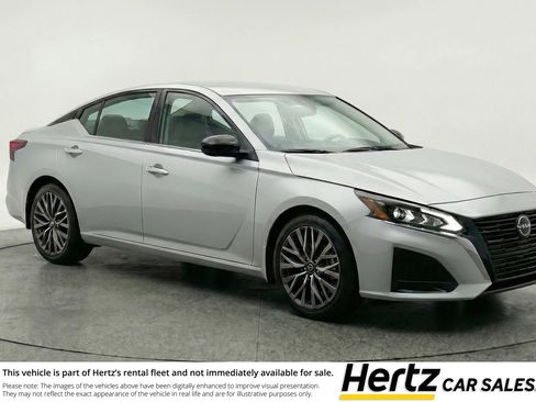 Used 2025 Nissan Altima 2.5 SV image 1