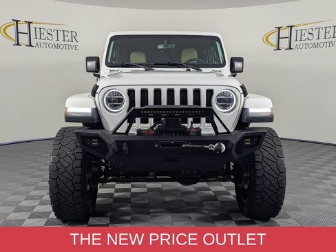 Used 2018 Jeep Wrangler Unlimited Sahara AWD/4WD image 6