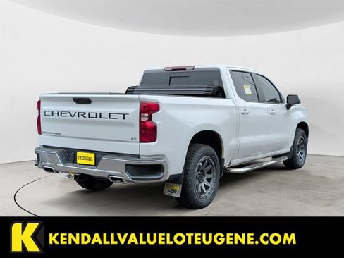 Used 2022 Chevrolet Silverado 1500 LT AWD/4WD image 5